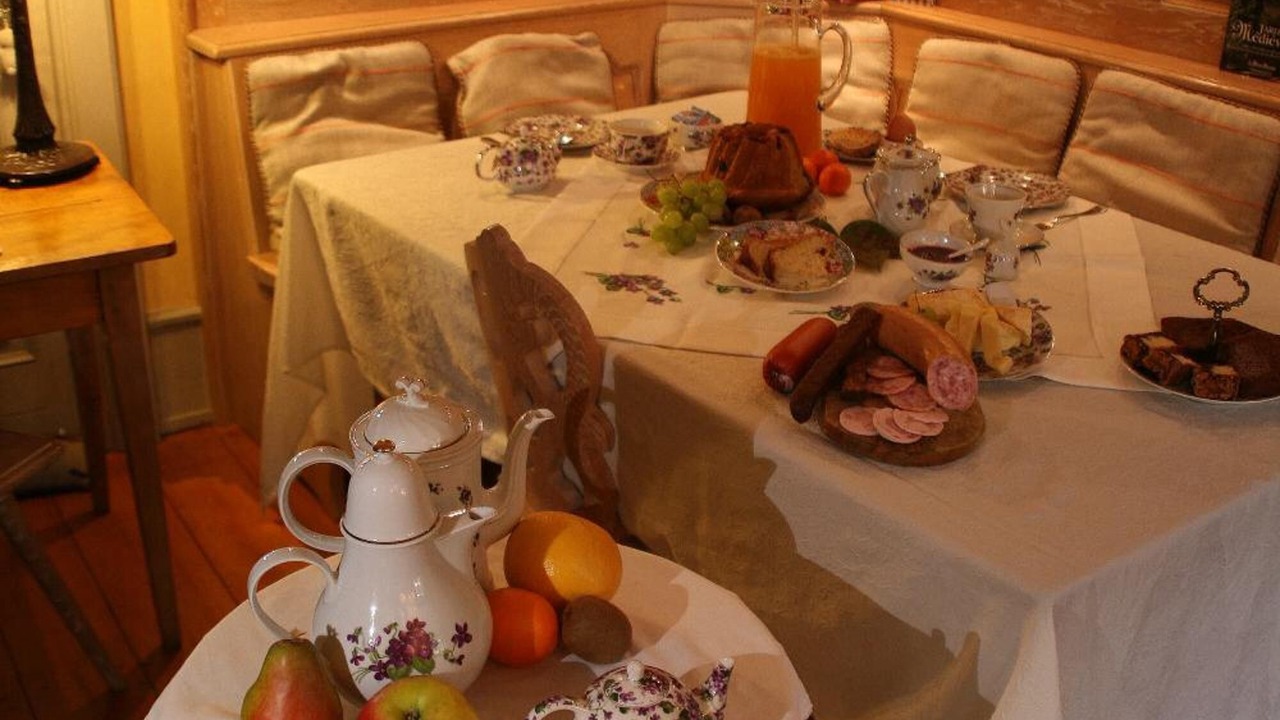 Photo of Others in Rodern