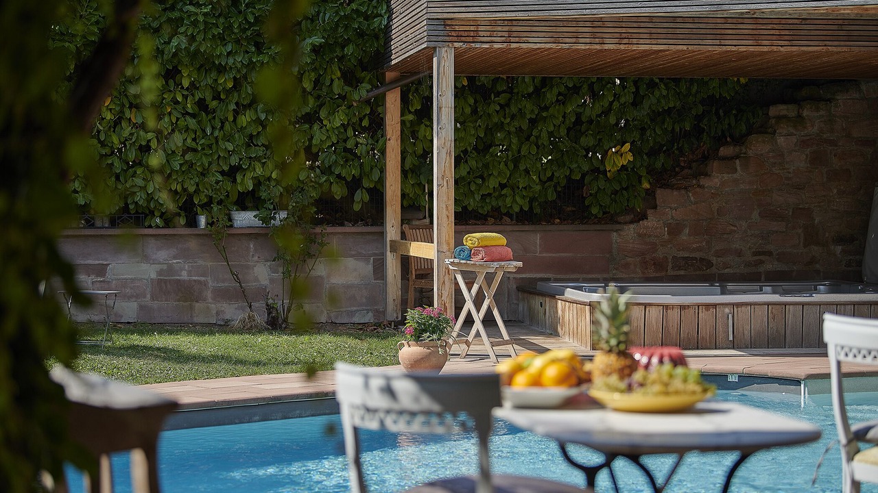 Photo of Others in Rodern