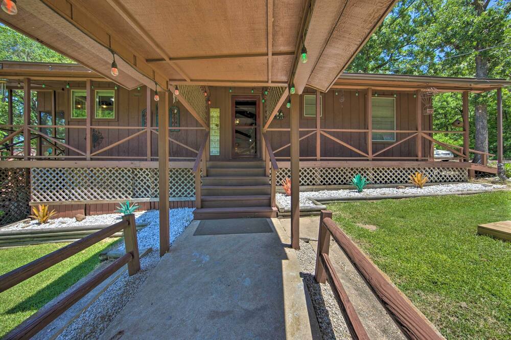 Photo of Outdoor in Log Cabin