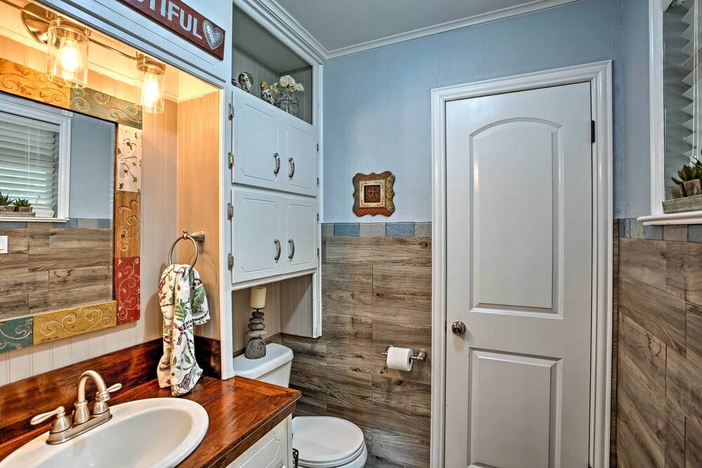 Photo of Bathroom in Log Cabin