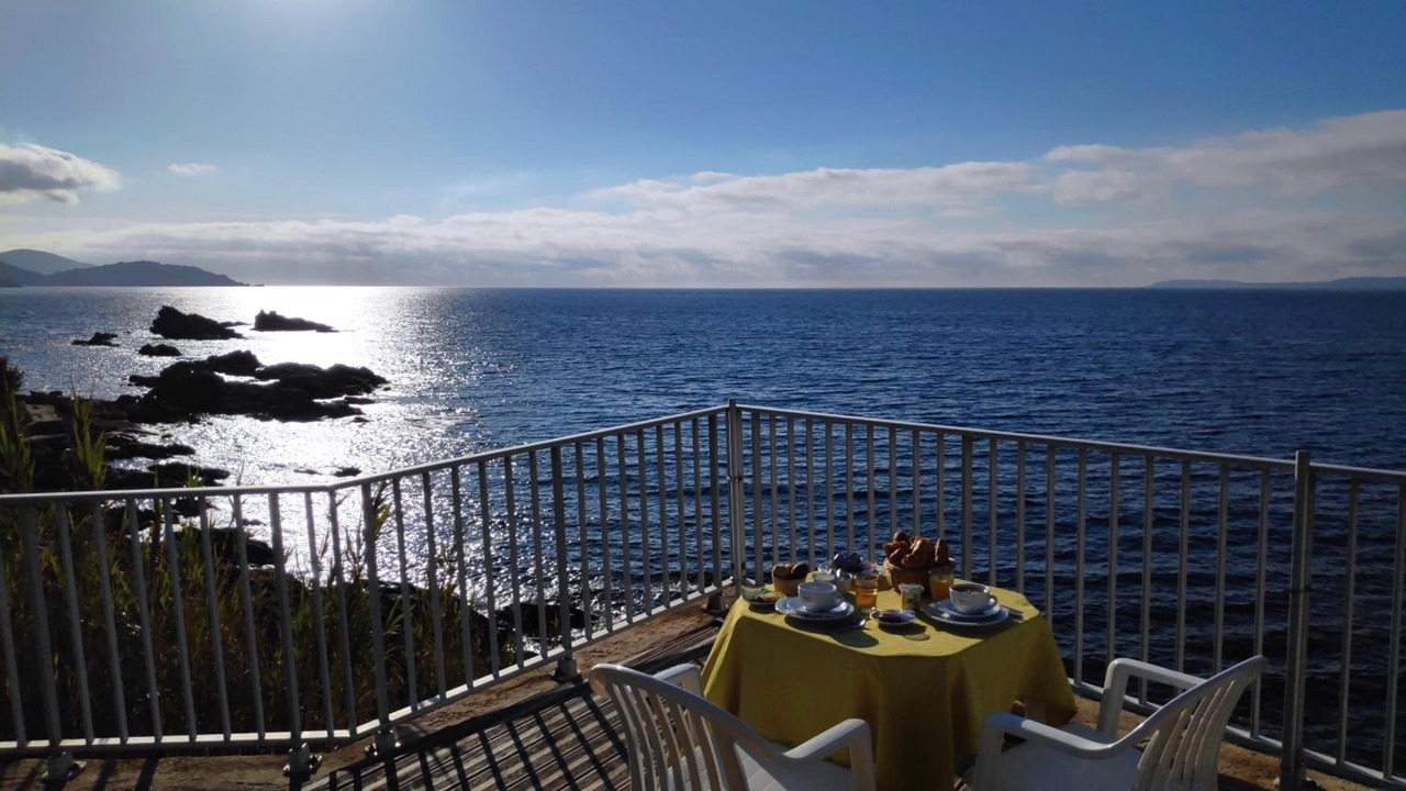 Photo of Patio Balcony in Le Lavandou