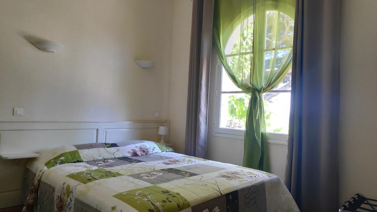 Photo of Bedroom in Le Lavandou