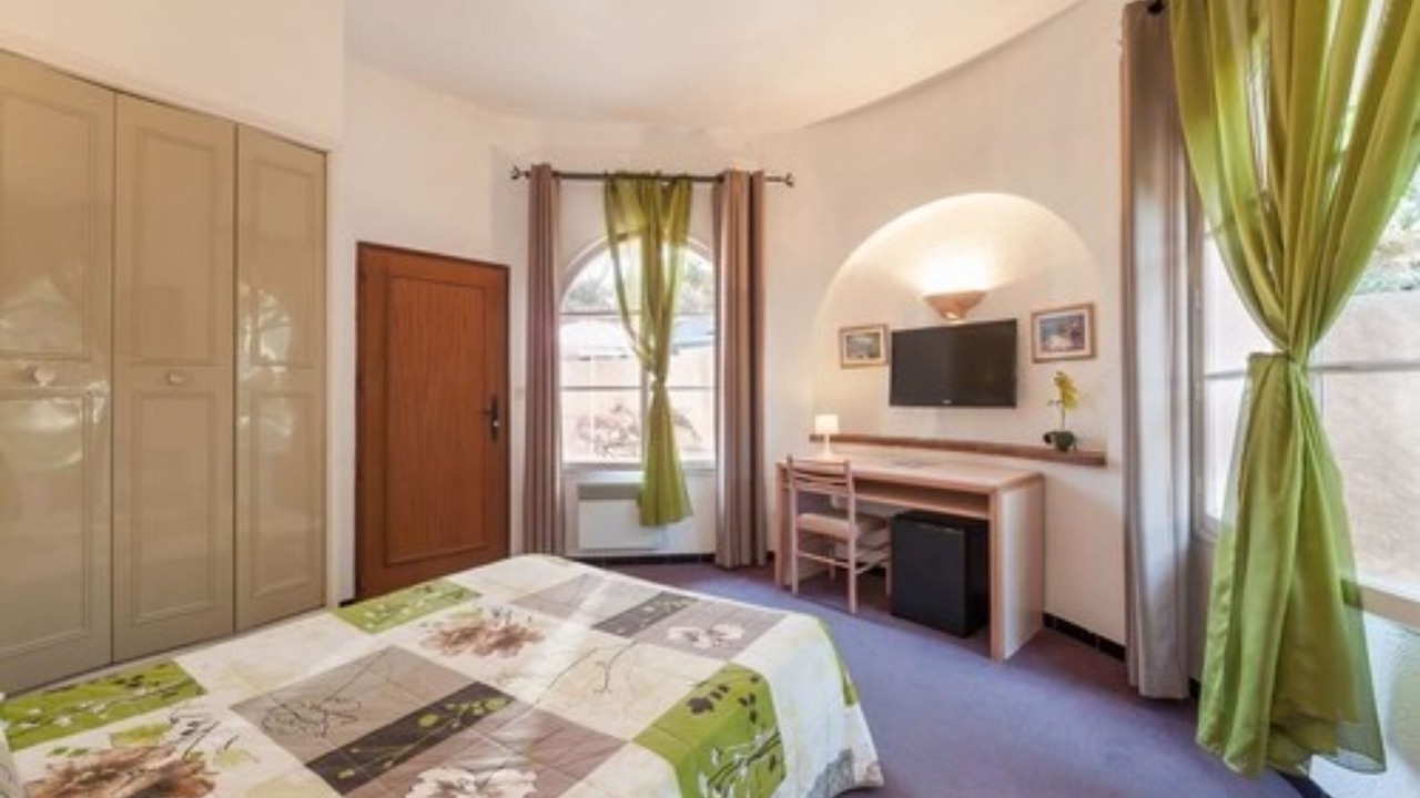 Photo of Bedroom in Le Lavandou