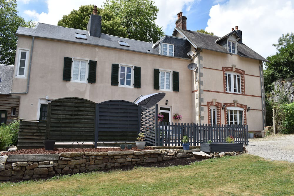 Photo of Others in Le Neufbourg