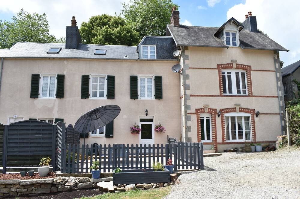 Photo of Others in Le Neufbourg