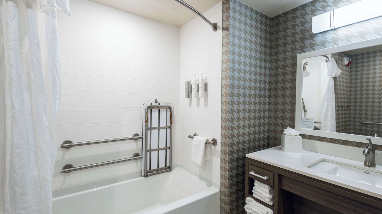 Photo of Bedroom in Centerville