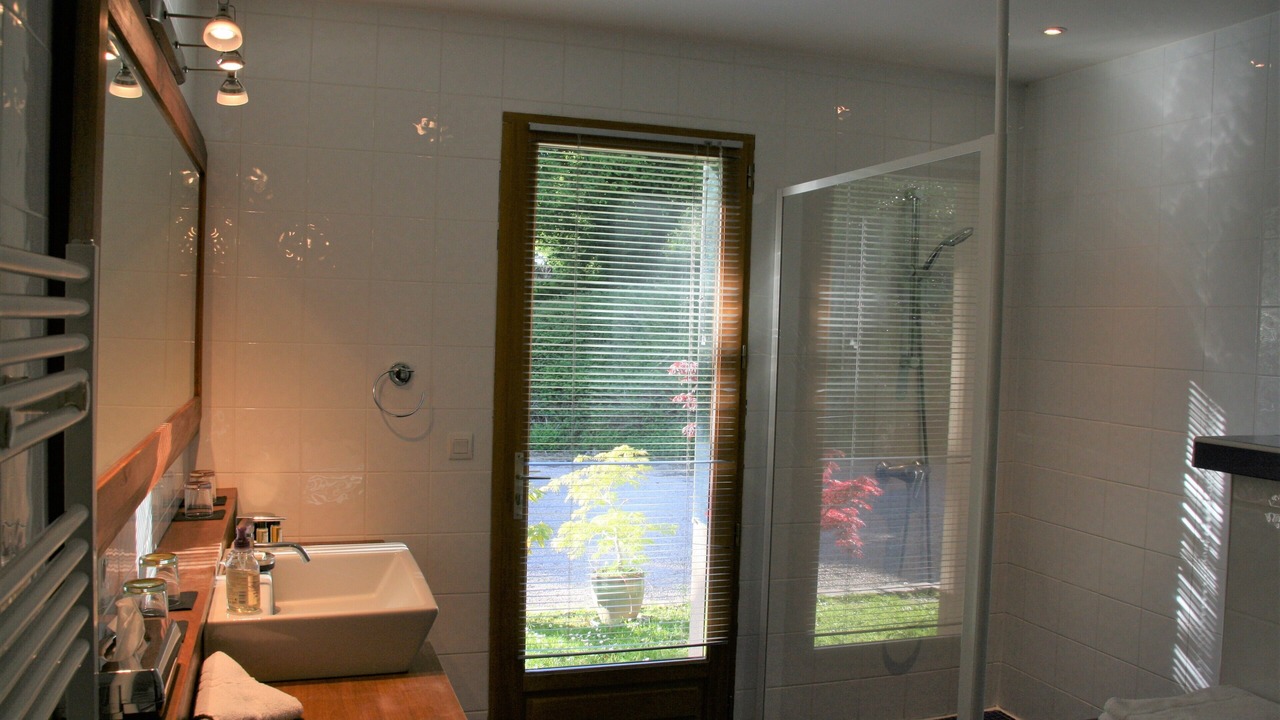 Photo of Bathroom in Genneville