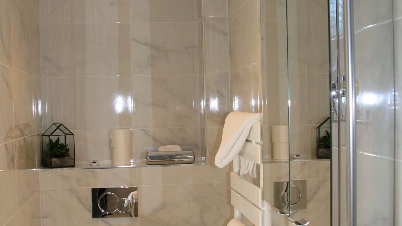 Photo of Bathroom in Genneville