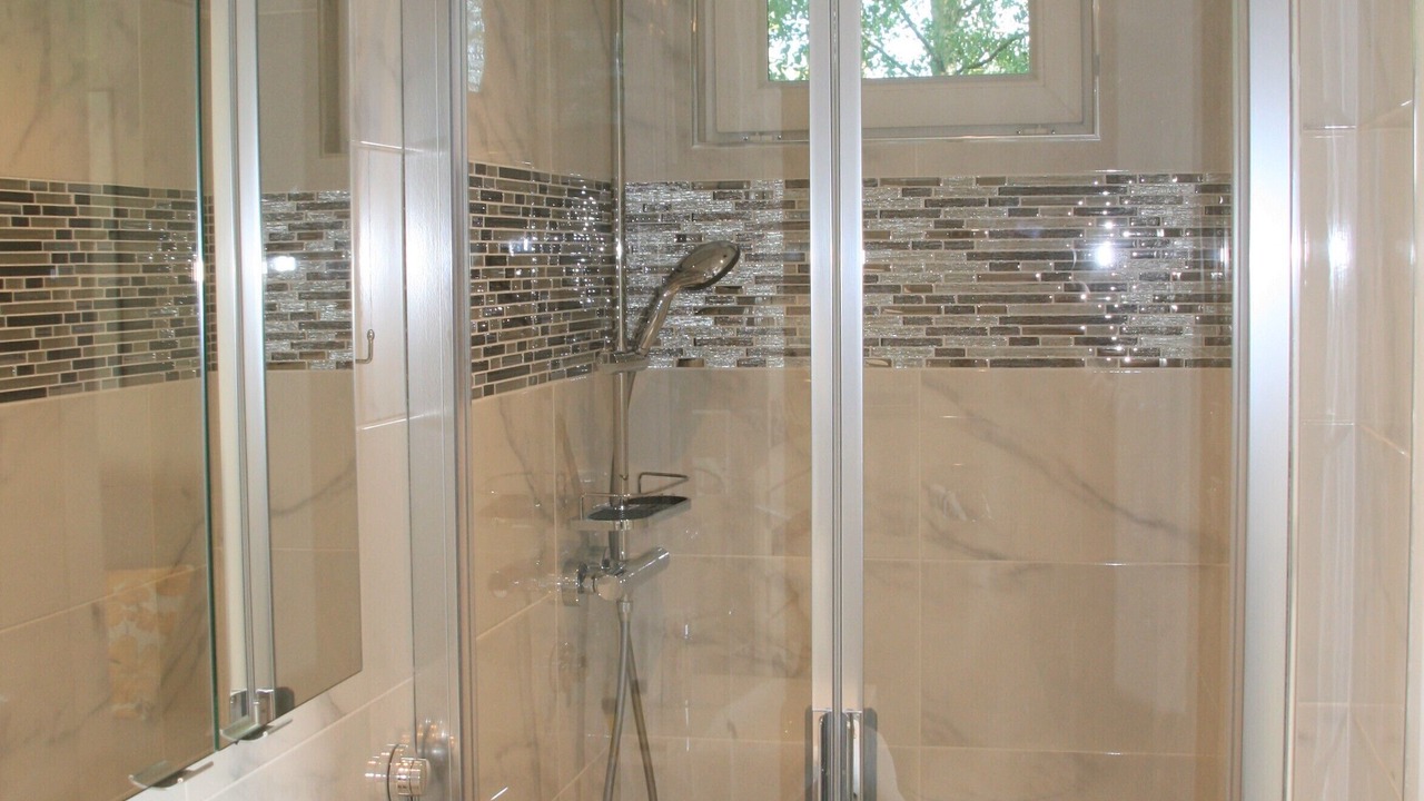 Photo of Bathroom in Genneville