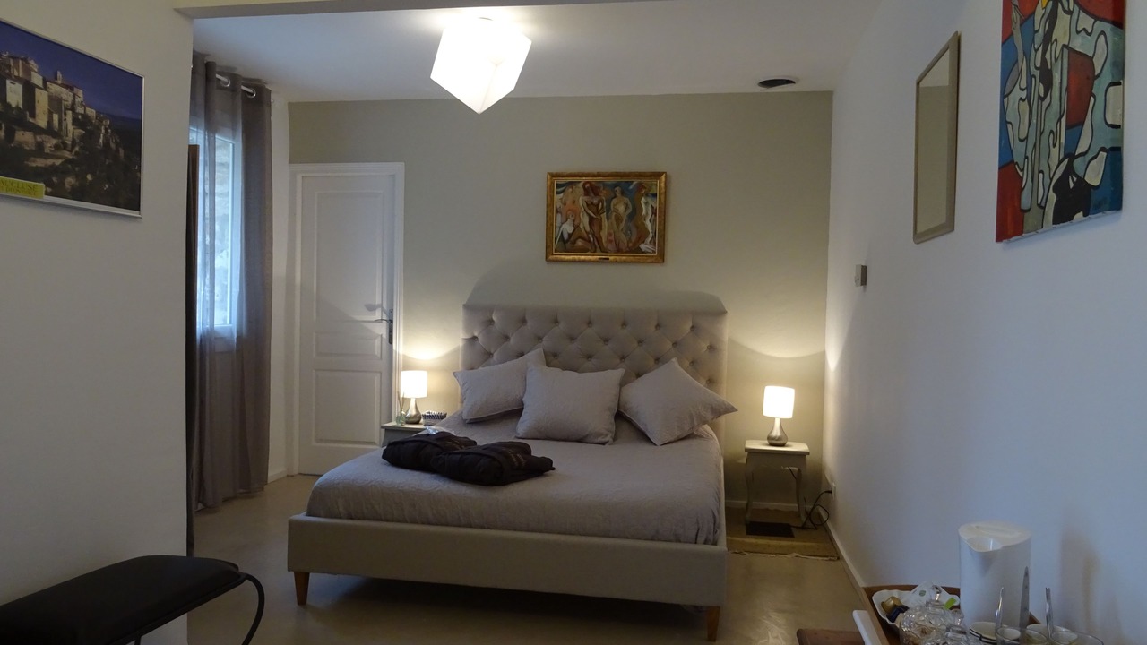 Photo of Bedroom in Murs