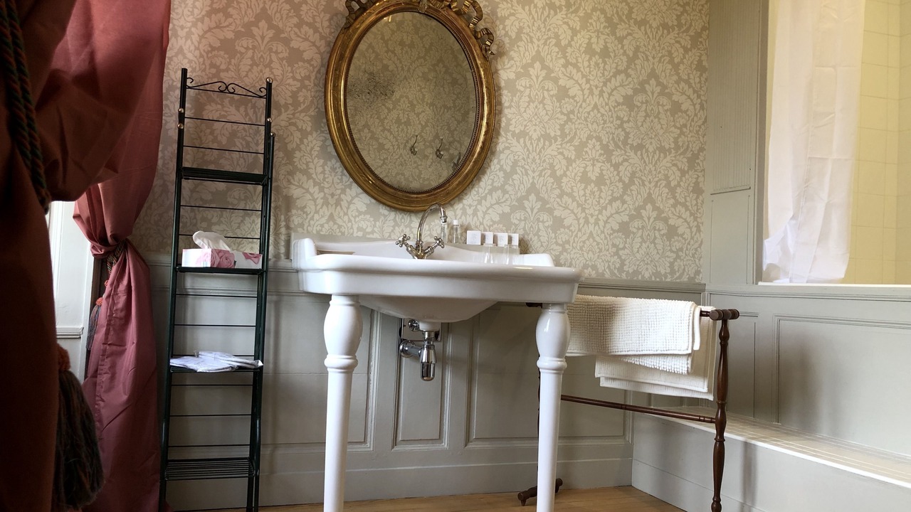 Photo of Bathroom in Falaise