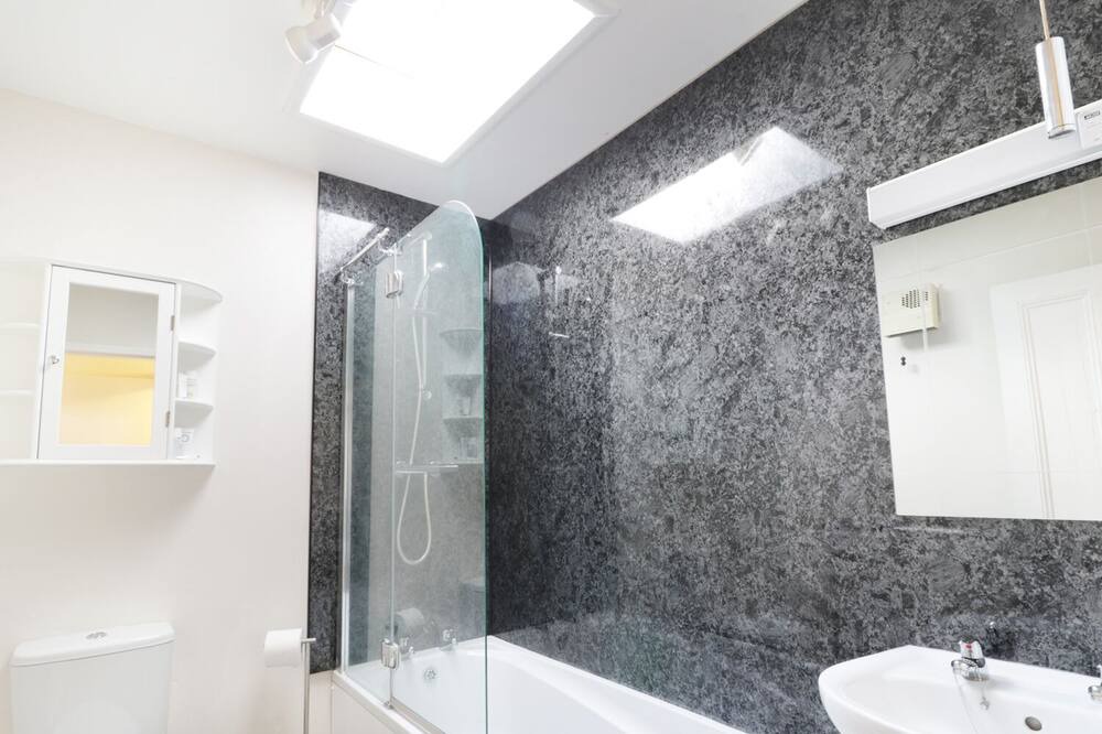 Photo of Bathroom in Milburn