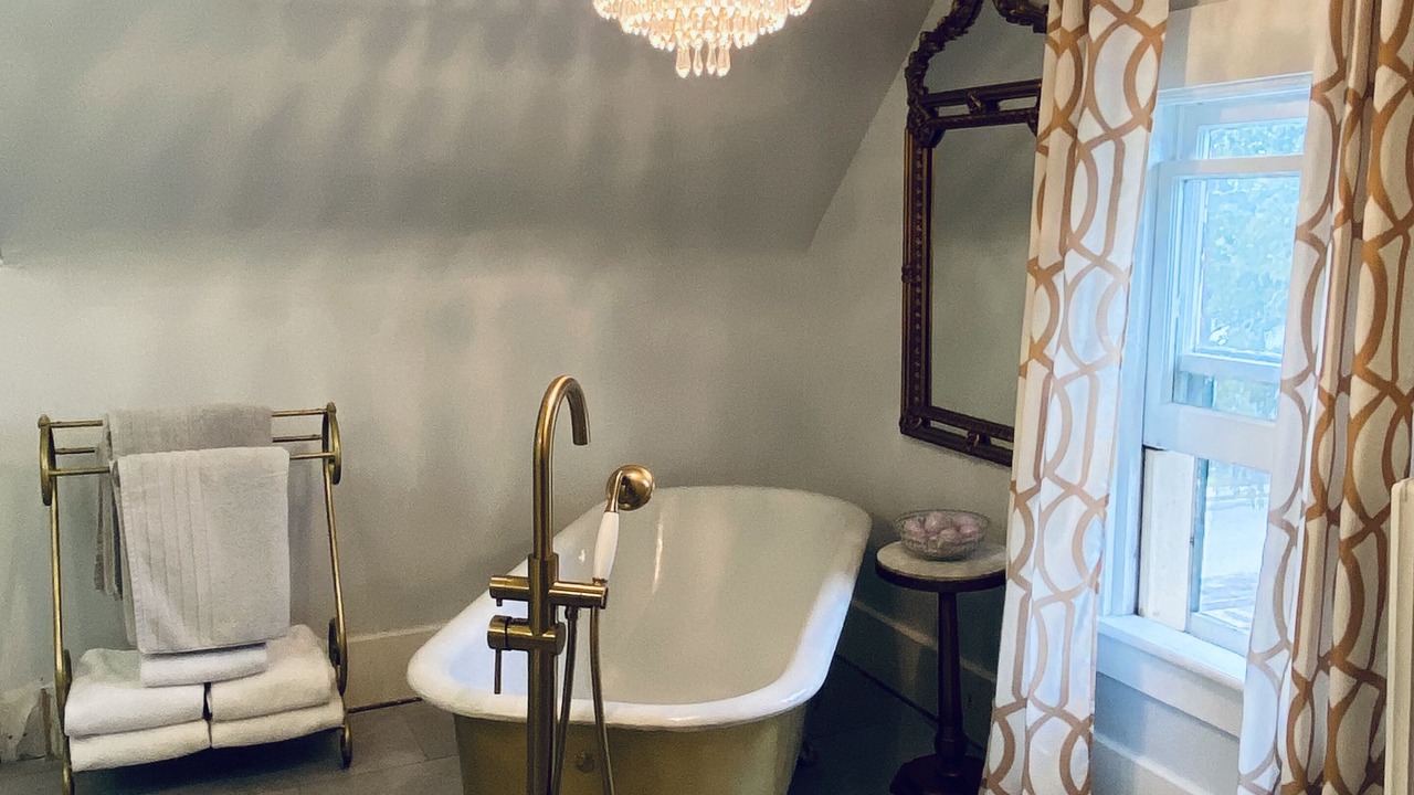 Photo of Bathroom in Gananoque