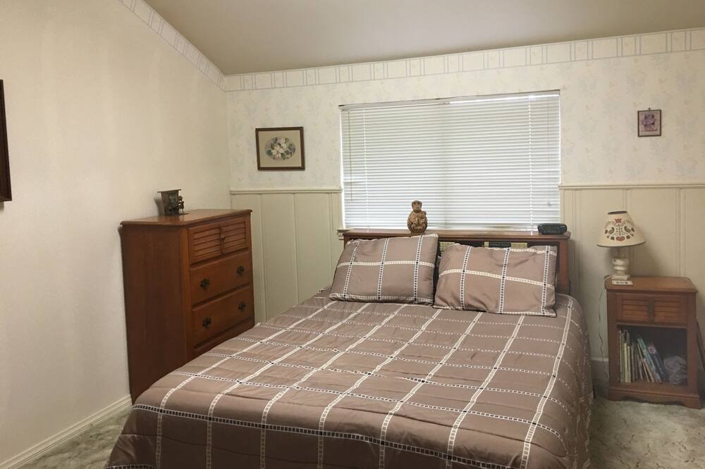 Photo of Bedroom in Canton