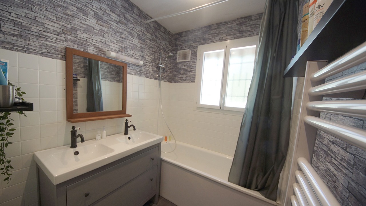 Photo of Bathroom in Chouzy-sur-Cisse