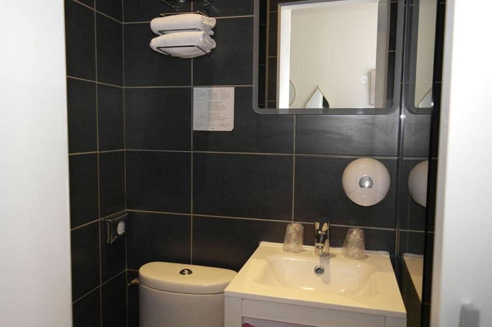 Photo of Bathroom in Cassis