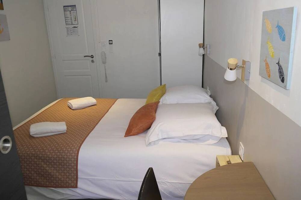 Photo of Bedroom in Cassis