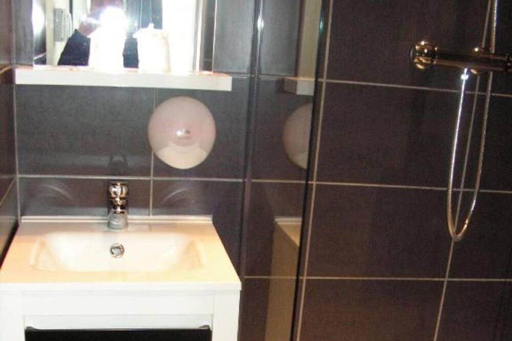 Photo of Bathroom in Cassis