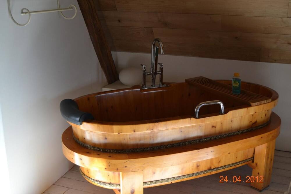 Photo of Bathroom in Dol-de-Bretagne