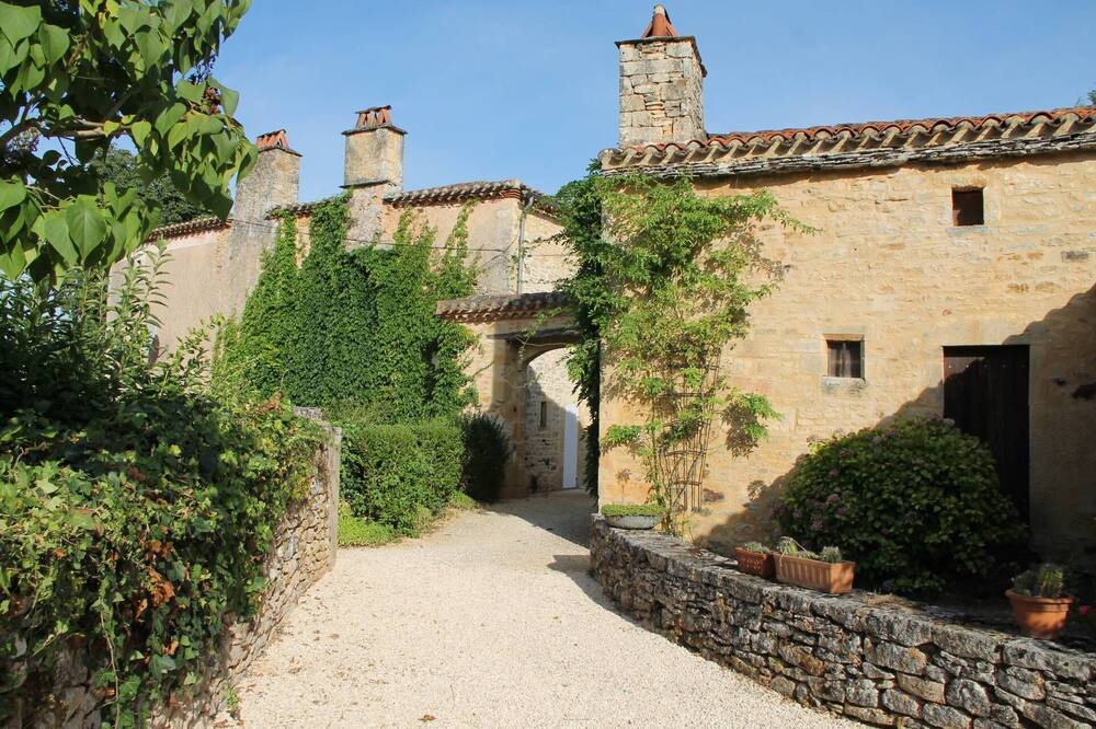 Photo of Outdoor in Sauveterre-la-Lemance