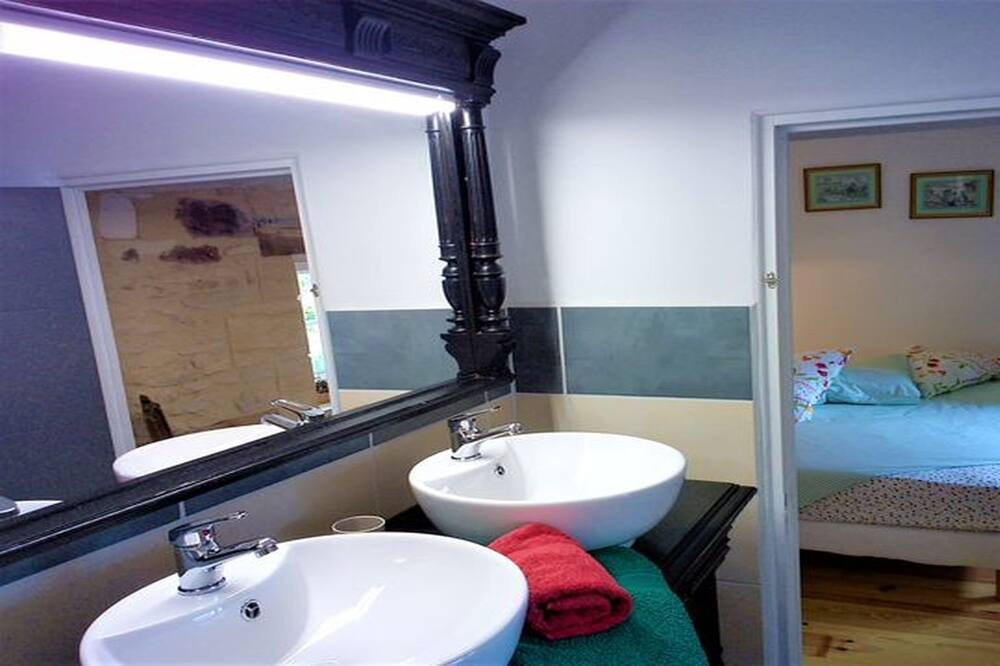 Photo of Bedroom in Sauveterre-la-Lemance