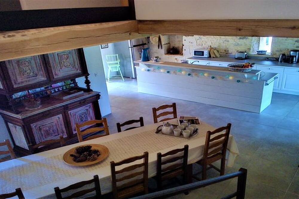 Photo of Kitchen in Sauveterre-la-Lemance