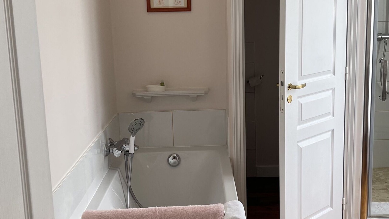 Photo of Bathroom in Bretteville-sur-Odon