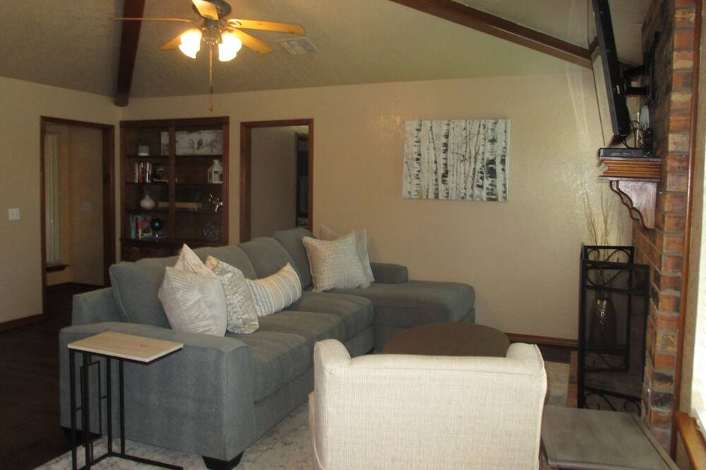 Photo of Bedroom in South Oklahoma City
