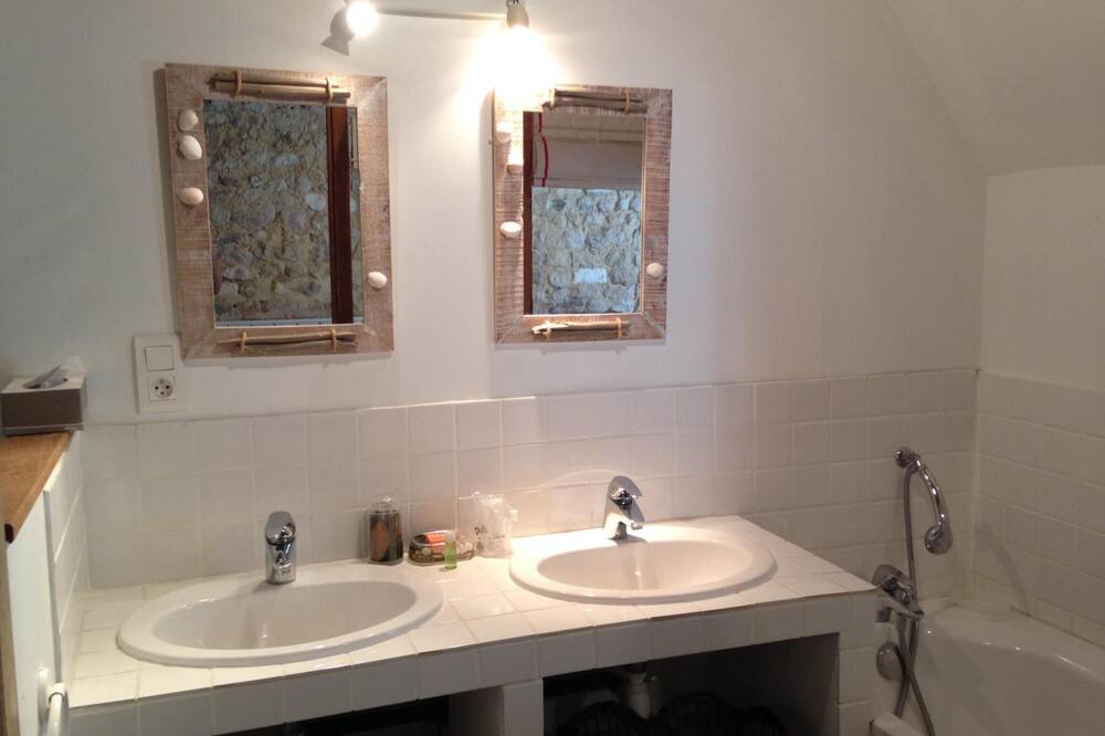 Photo of Bathroom in Leubringhen