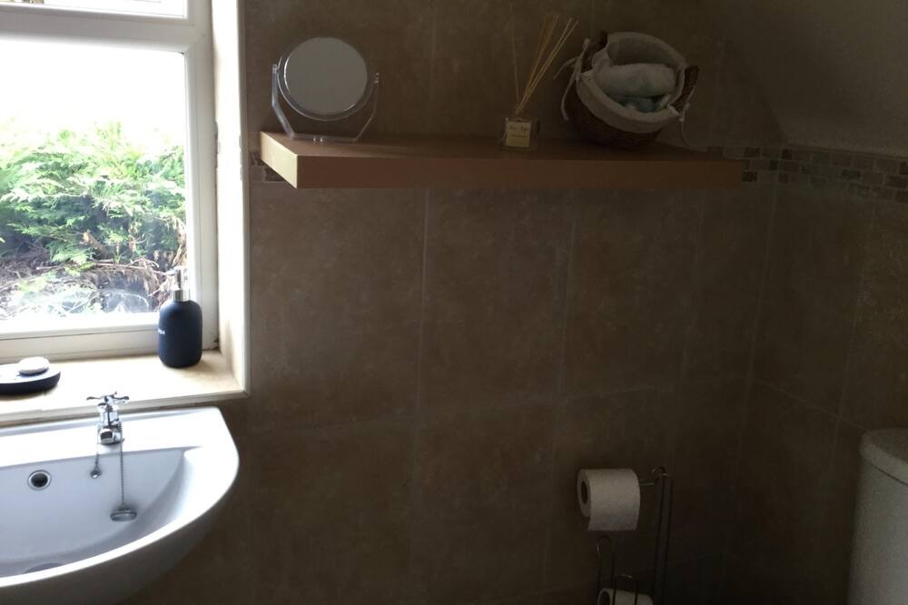 Photo of Bathroom in Bloxham