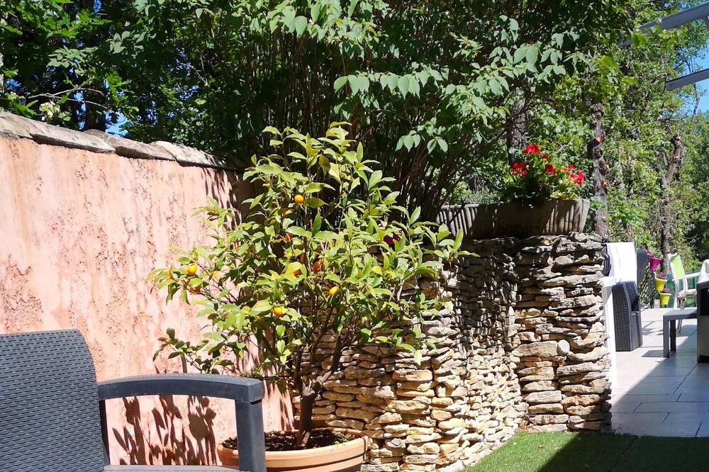 Photo of Patio Balcony in Saint-Andre-d'Olerargues