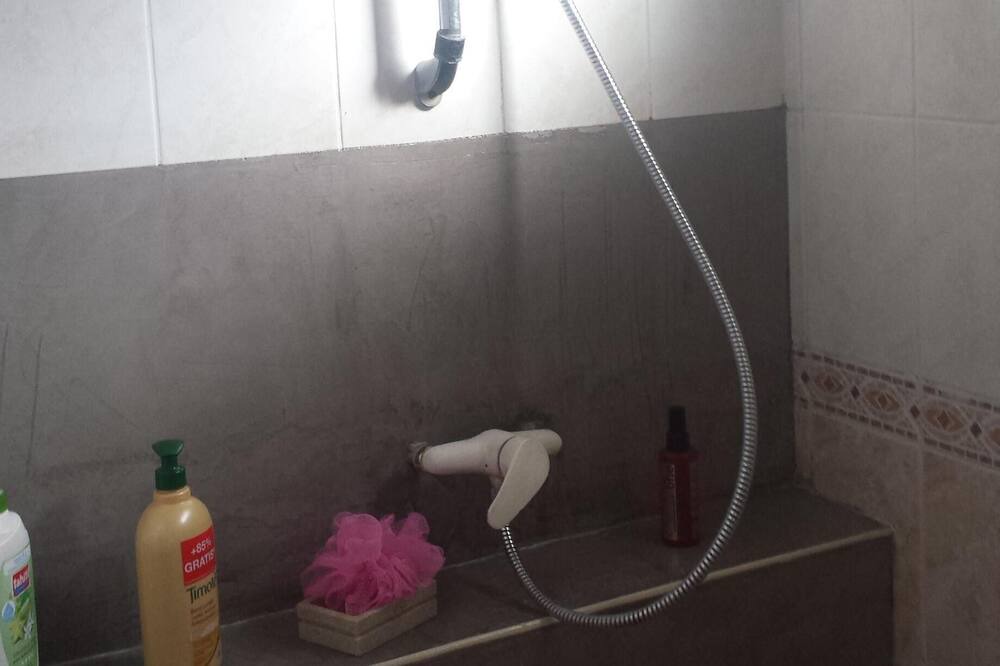 Photo of Bathroom in Saint-Andre-d'Olerargues