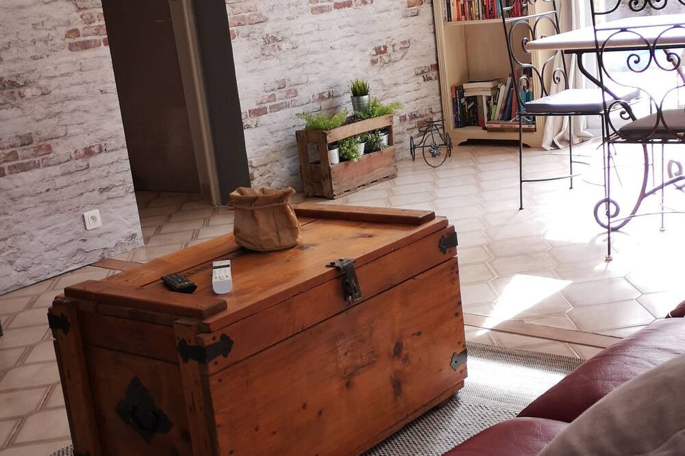 Photo of Livingroom in Saint-Andre-d'Olerargues