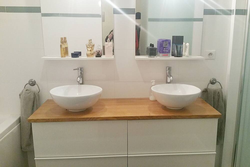 Photo of Bathroom in Vivonne