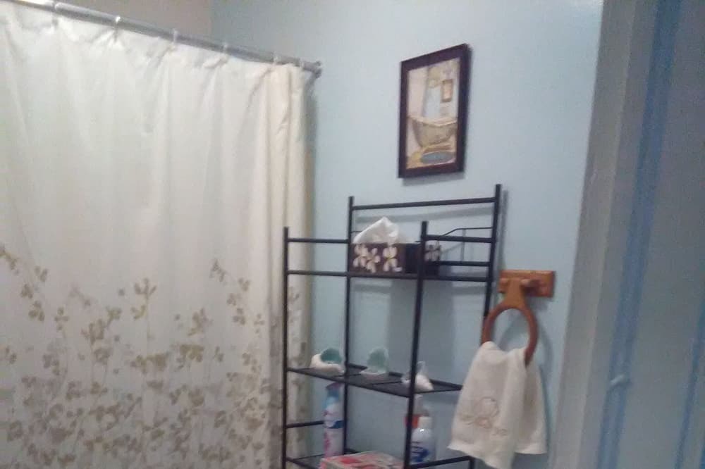 Photo of Bathroom in Collier Heights