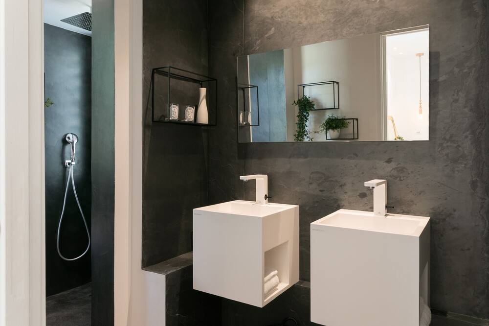 Photo of Bathroom in Cul de Sac