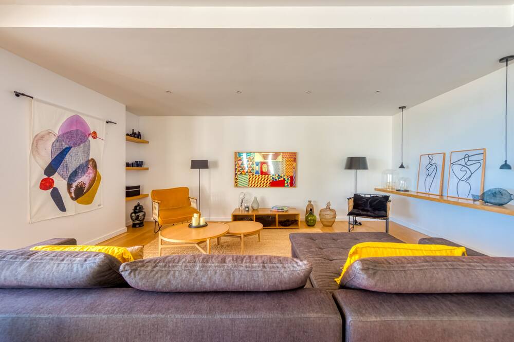 Photo of Livingroom in Cul de Sac