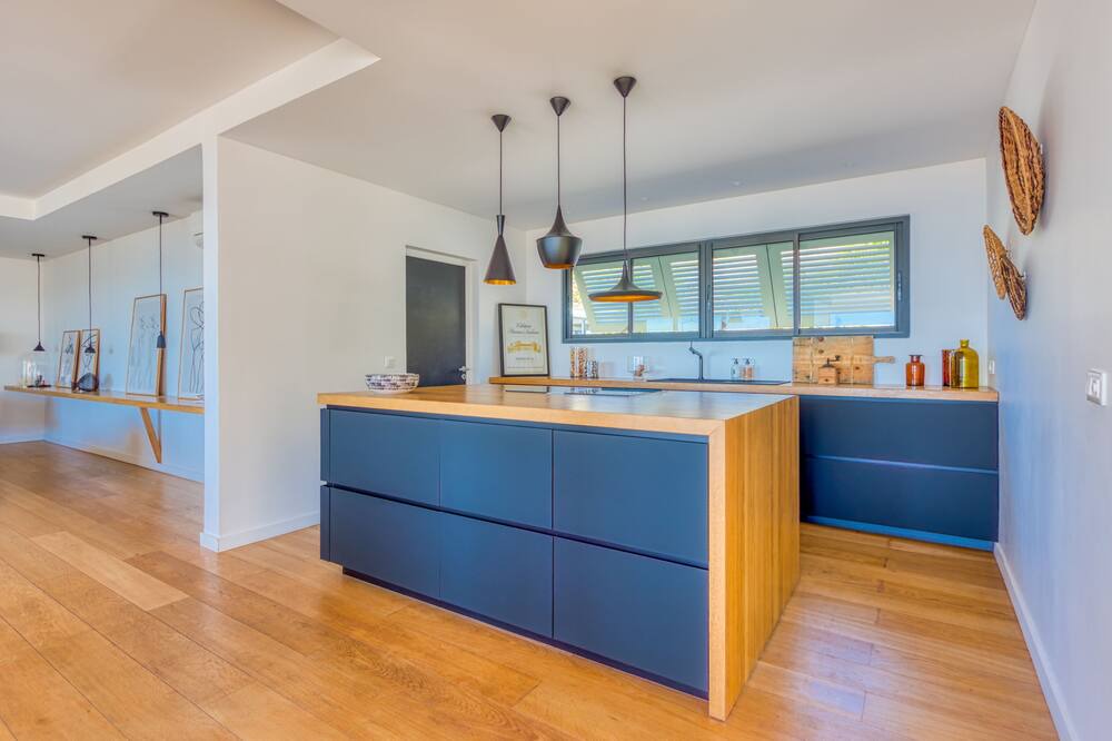 Photo of Others in Cul de Sac