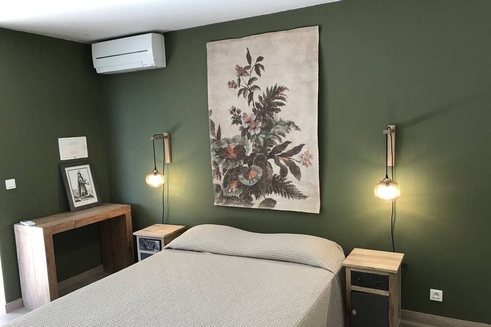 Photo of Bedroom in Cul de Sac