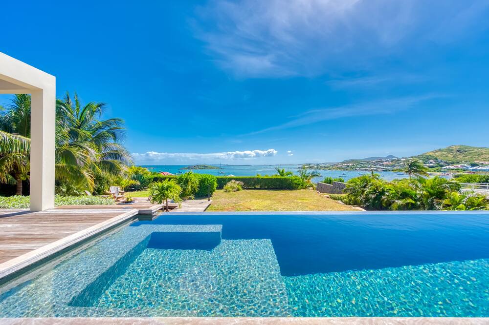 Photo of Others in Cul de Sac