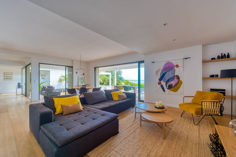 Photo of Livingroom in Cul de Sac