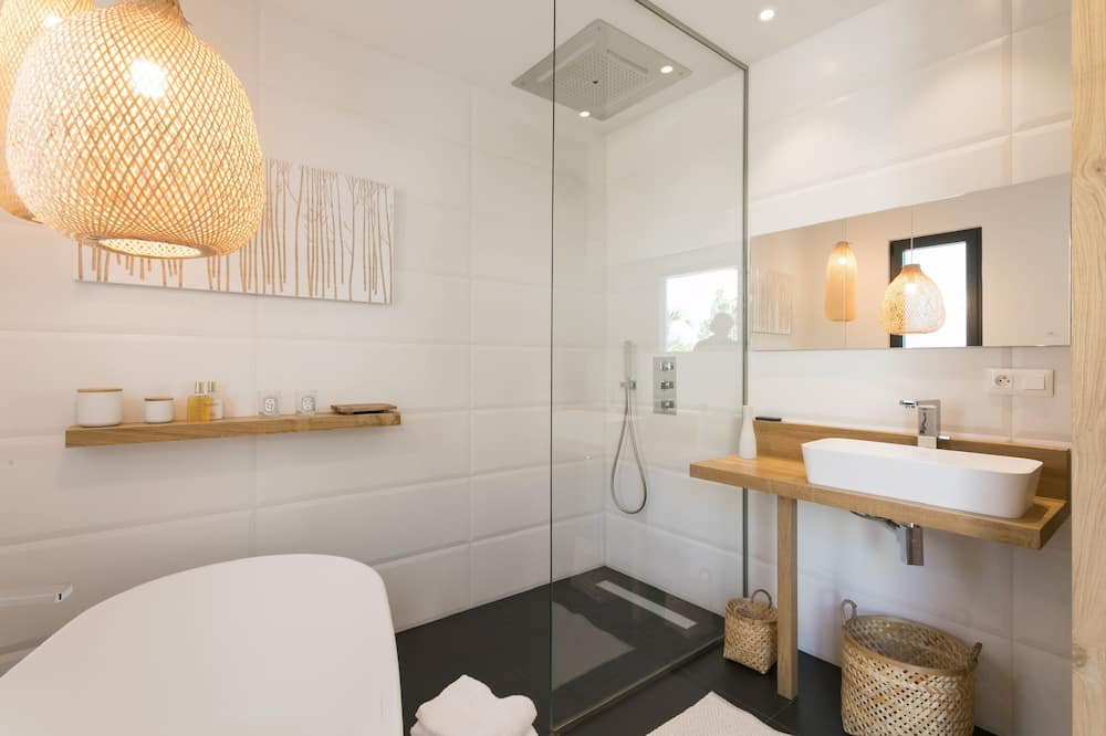 Photo of Bathroom in Cul de Sac