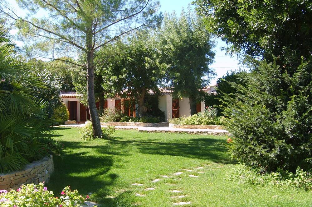 Photo of Outdoor in Chateau Gombert