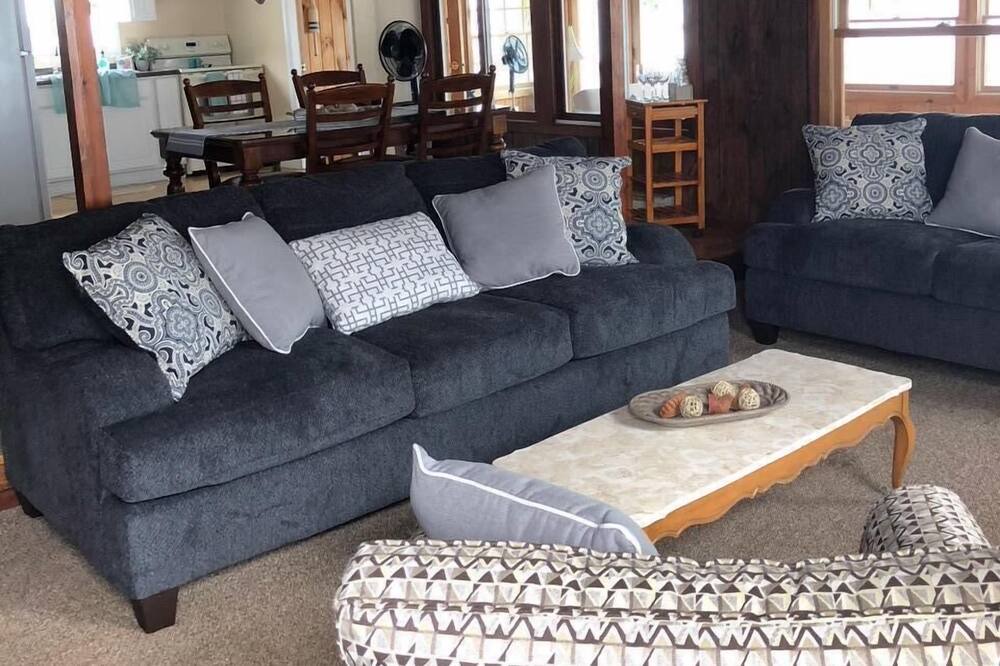 Photo of Livingroom in Fishers Landing