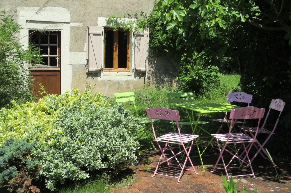 Photo of Patio Balcony in Lurcy-le-Bourg