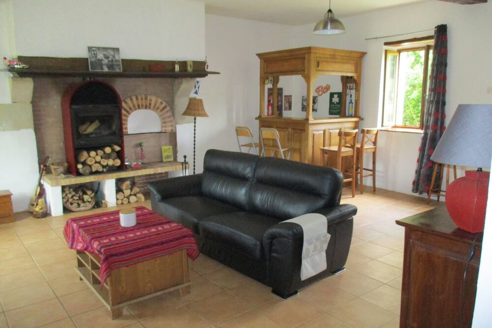 Photo of Livingroom in Lurcy-le-Bourg
