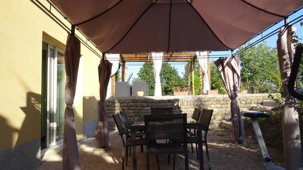 Photo of Patio Balcony in Maconge