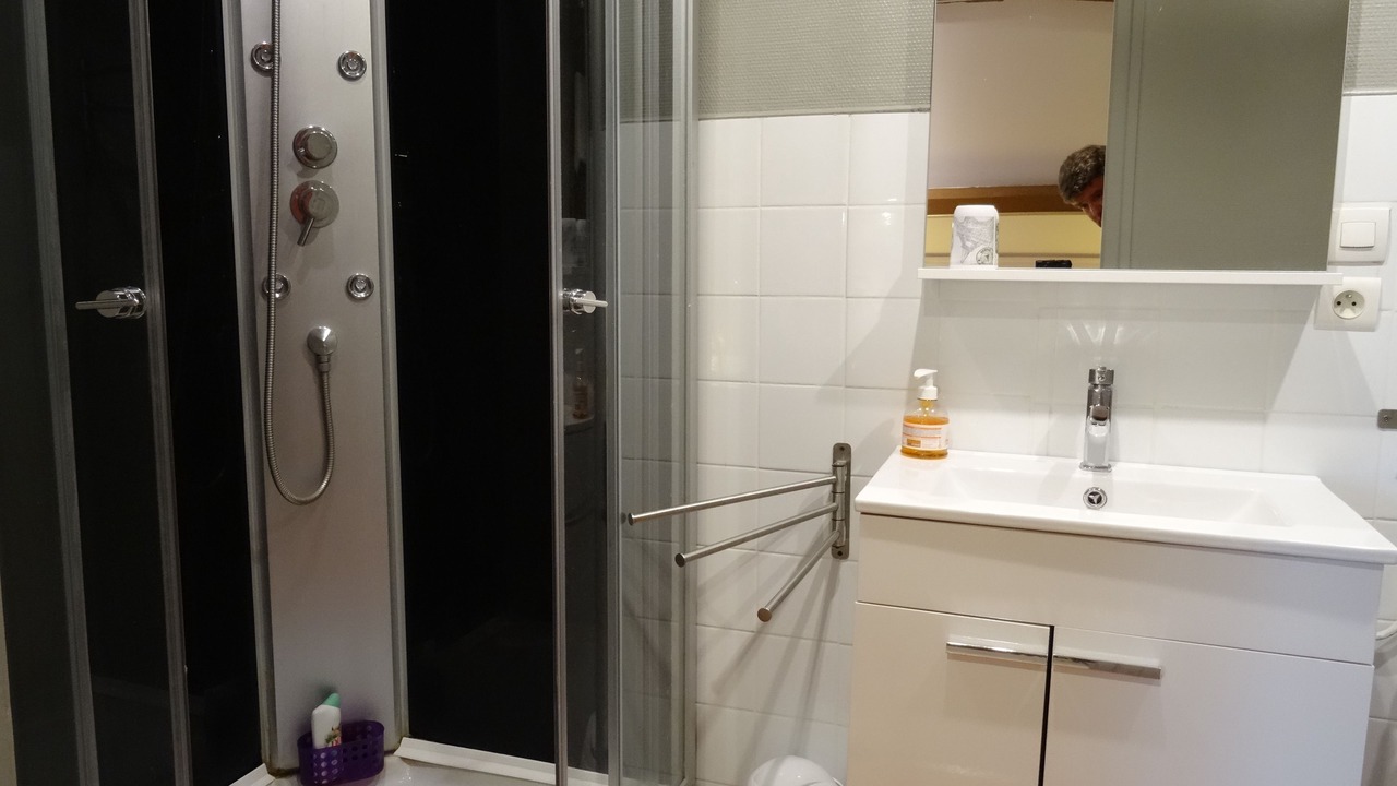 Photo of Bathroom in Maconge