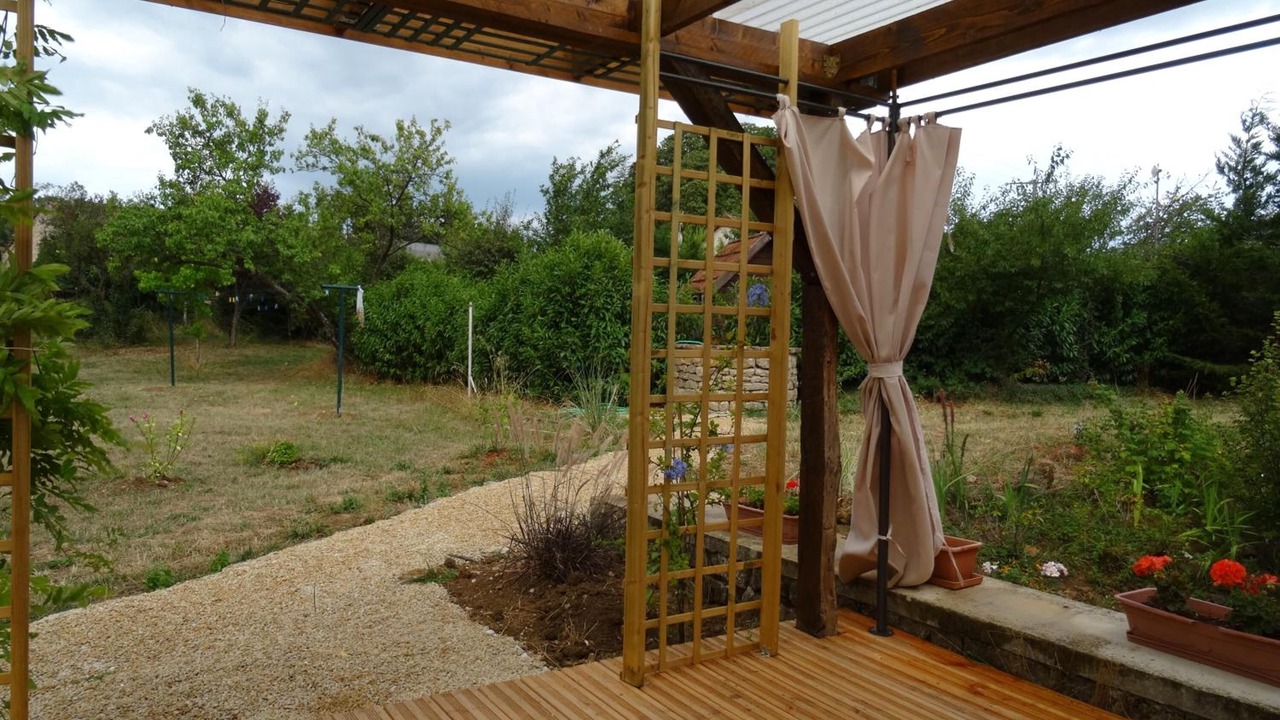 Photo of Patio Balcony in Maconge