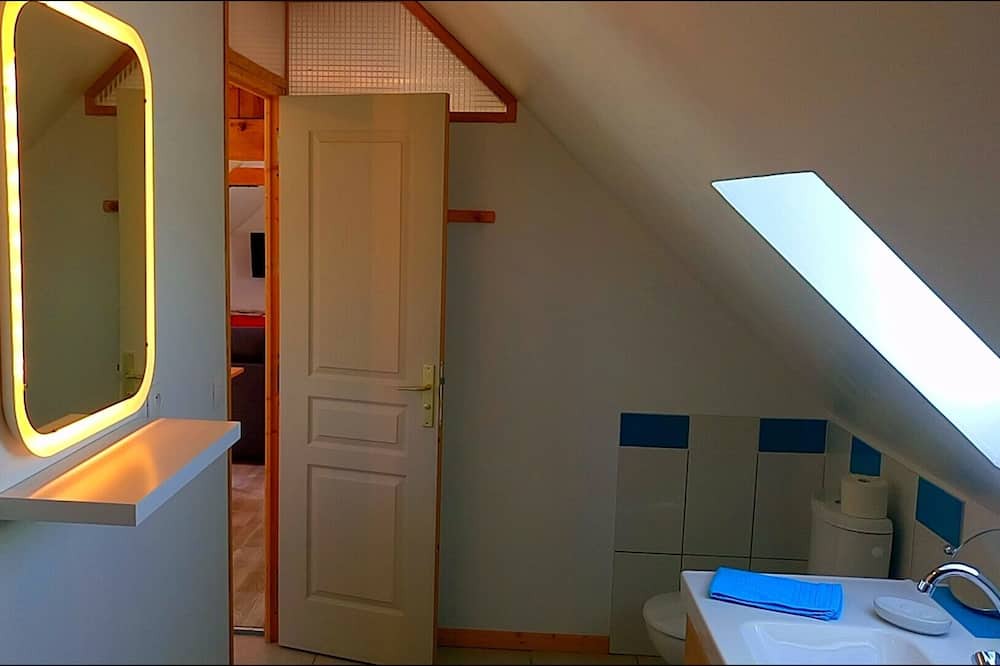 Photo of Bathroom in Saint-Jean-Saint-Germain
